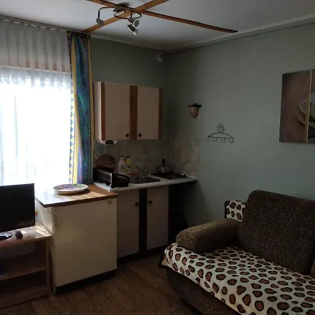 Zacisze,klonowa 17 Guest house