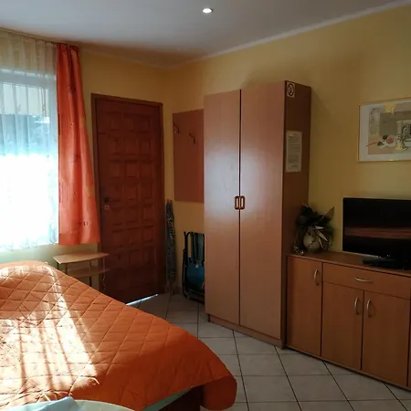 Zacisze,klonowa 17 Pensión