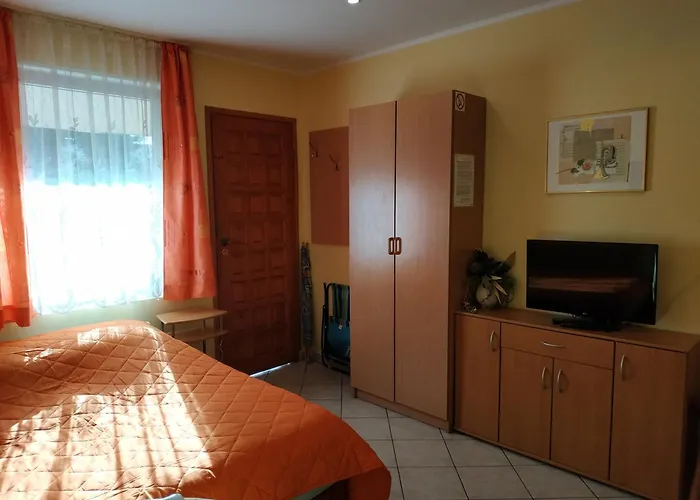 Zacisze,klonowa 17 Pensión